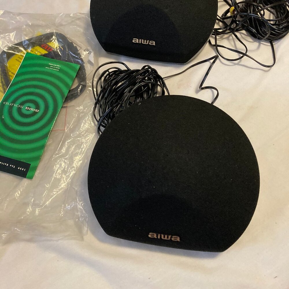 AIWA SX-R275 sound speaker system 2 pieces. 40 WATT. Not used